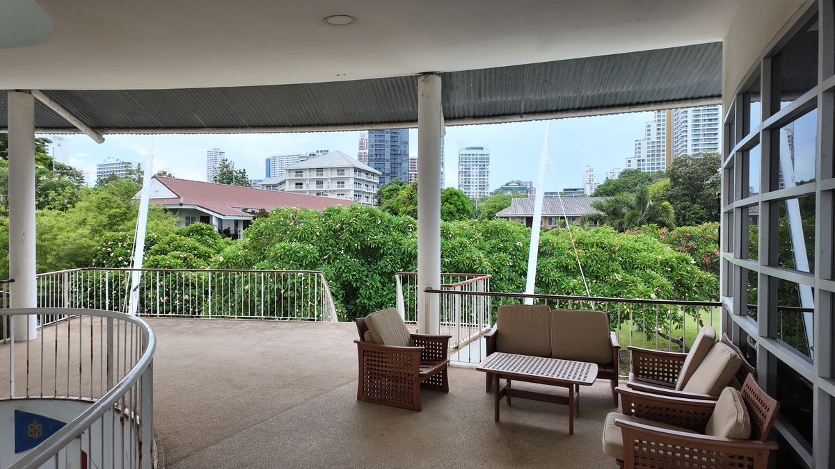 Clubhouse lounge